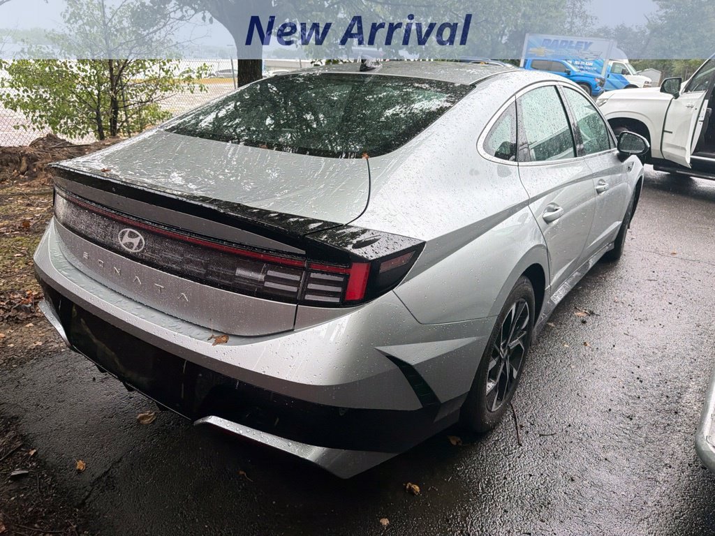 Used 2025 Hyundai Sonata SEL FWD image 9