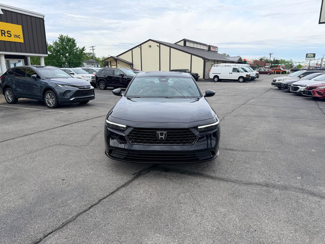 Used 2024 Honda Accord Sport image 3