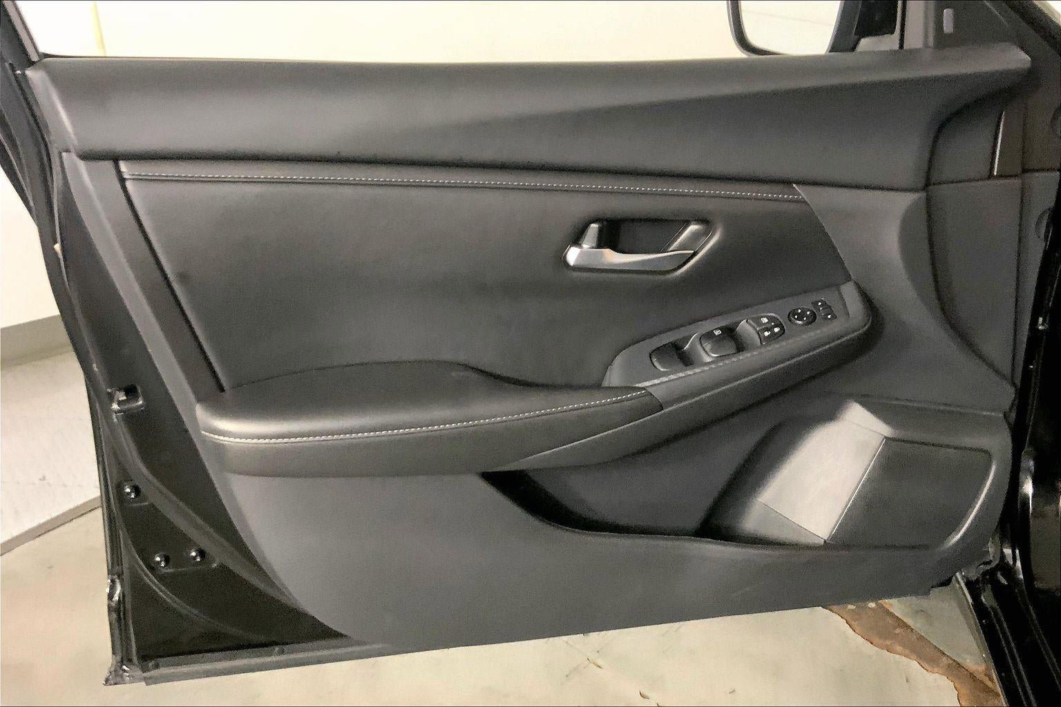 Used 2024 Nissan Sentra SV FWD image 24