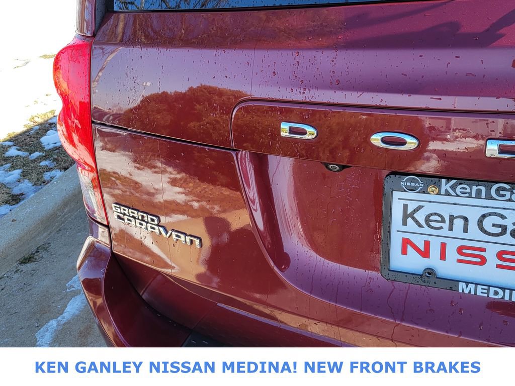 Used 2018 Dodge Grand Caravan SE w/ UConnect Hands-Free Group image 16