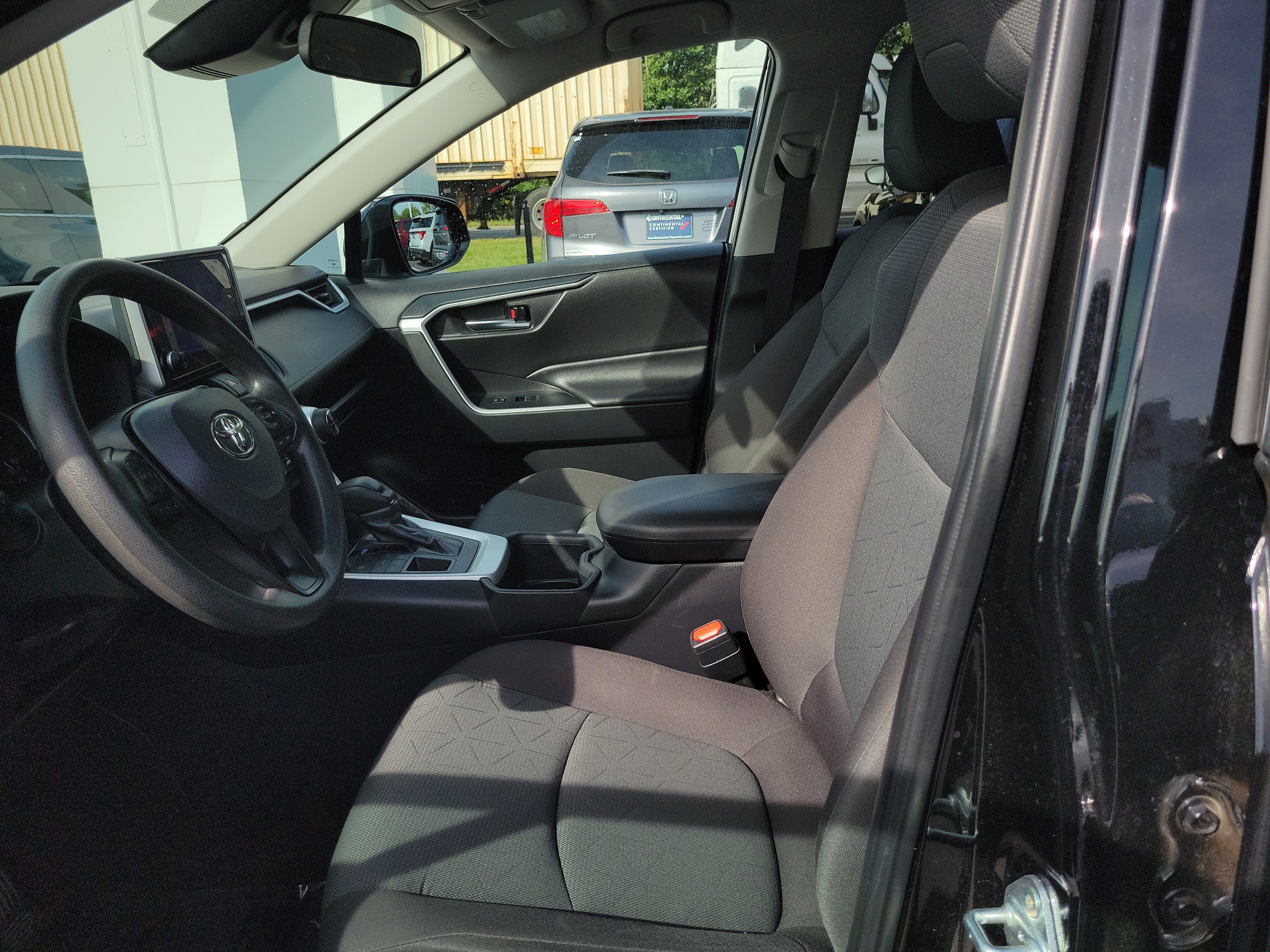 Certified 2025 Toyota RAV4 XLE AWD/4WD image 21