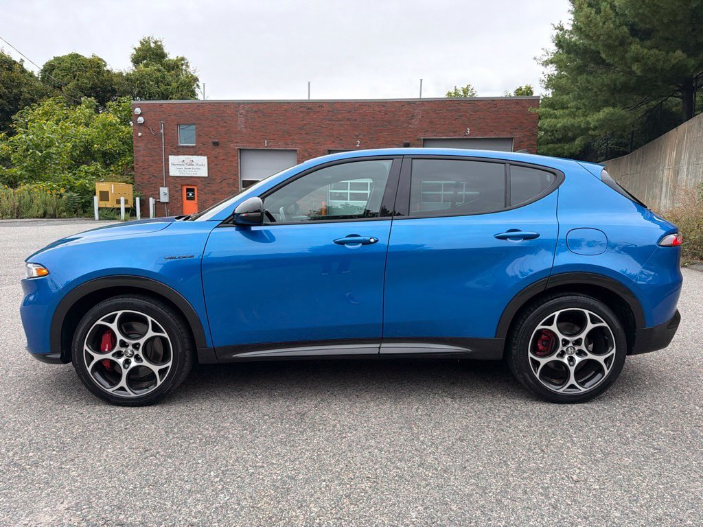 Used 2024 Alfa Romeo Tonale Veloce AWD/4WD image 3