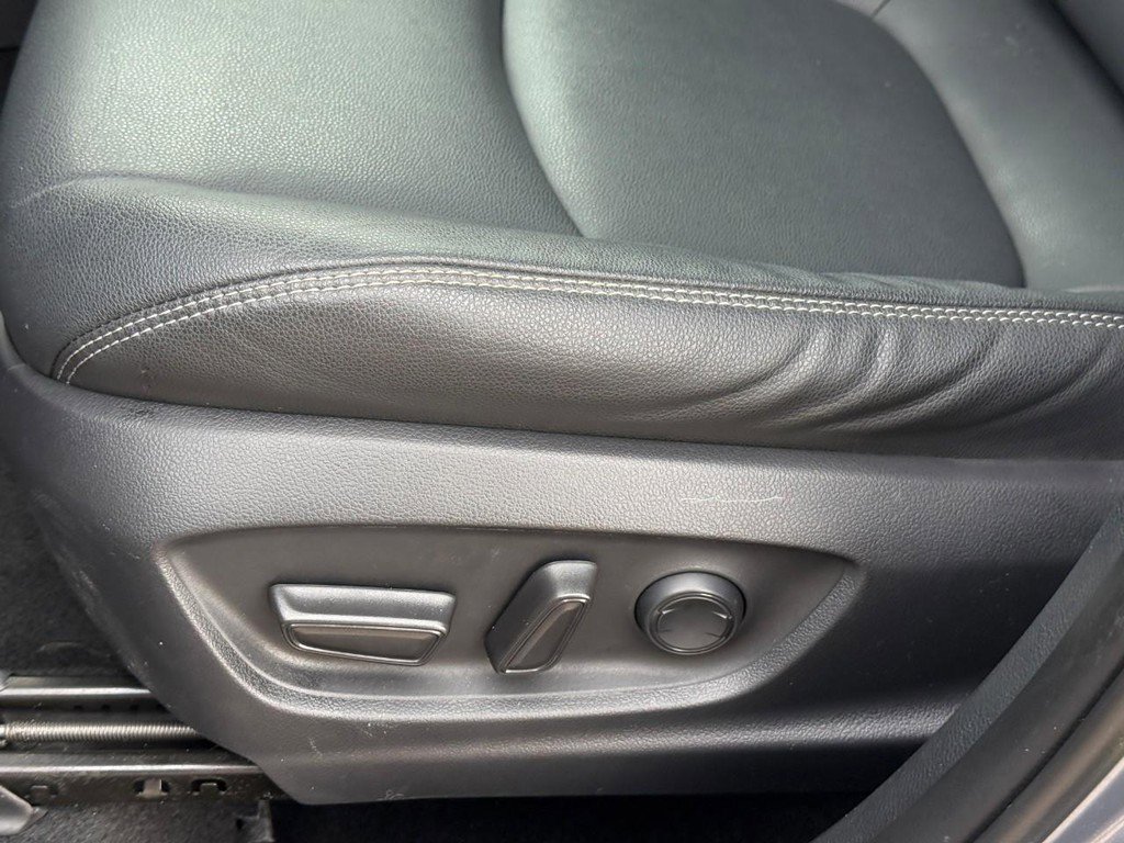 Certified 2022 Toyota Corolla Cross XLE w/ Convenience Package image 19