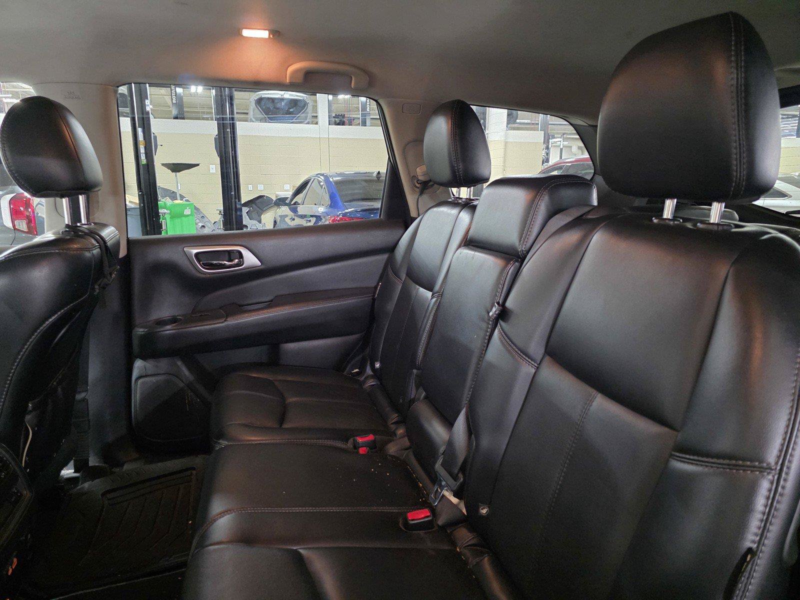Used 2019 Nissan Pathfinder SL FWD image 12