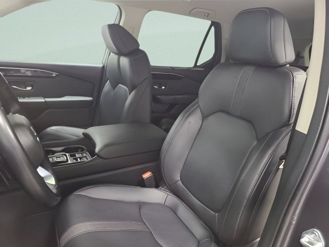 Used 2025 Honda Pilot EX-L image 17