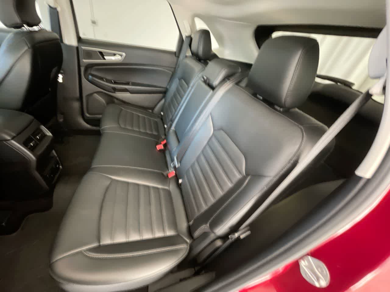 Used 2016 Ford Edge SEL w/ Equipment Group 201A AWD/4WD image 23