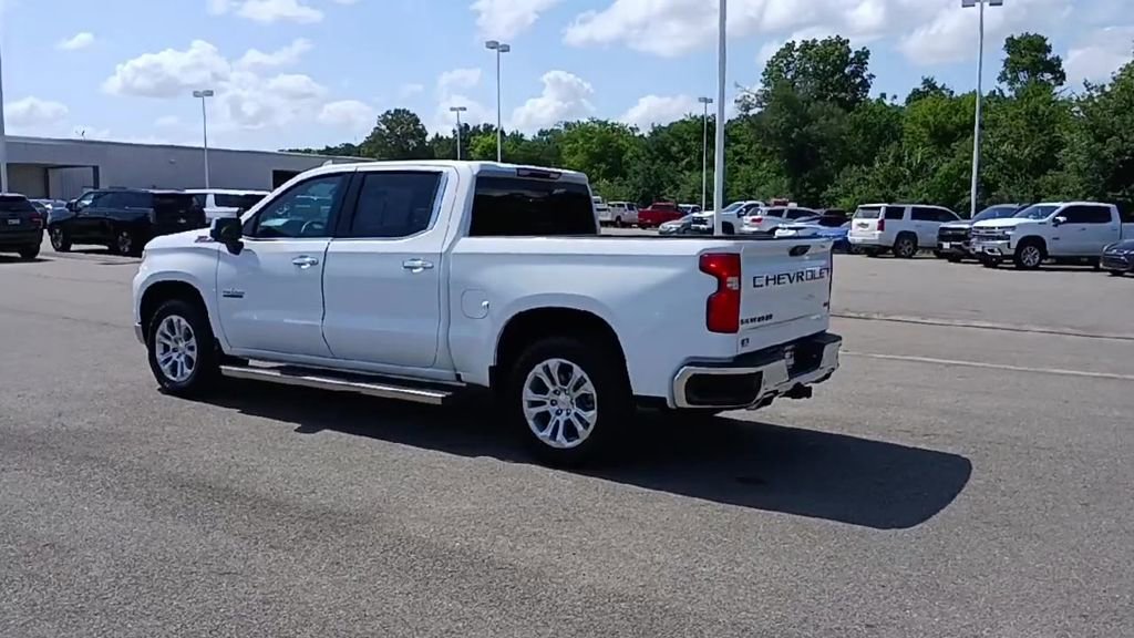 Used 2025 Chevrolet Silverado 1500 LTZ image 6