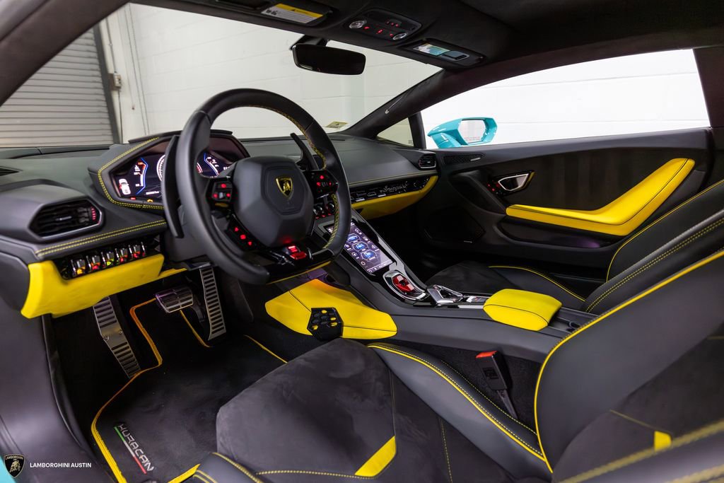 Used 2022 Lamborghini Huracan EVO RWD image 19
