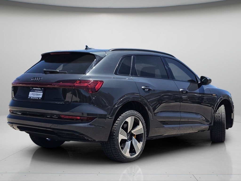 Used 2022 Audi e-tron Premium Plus w/ Premium Plus Package AWD/4WD image 24