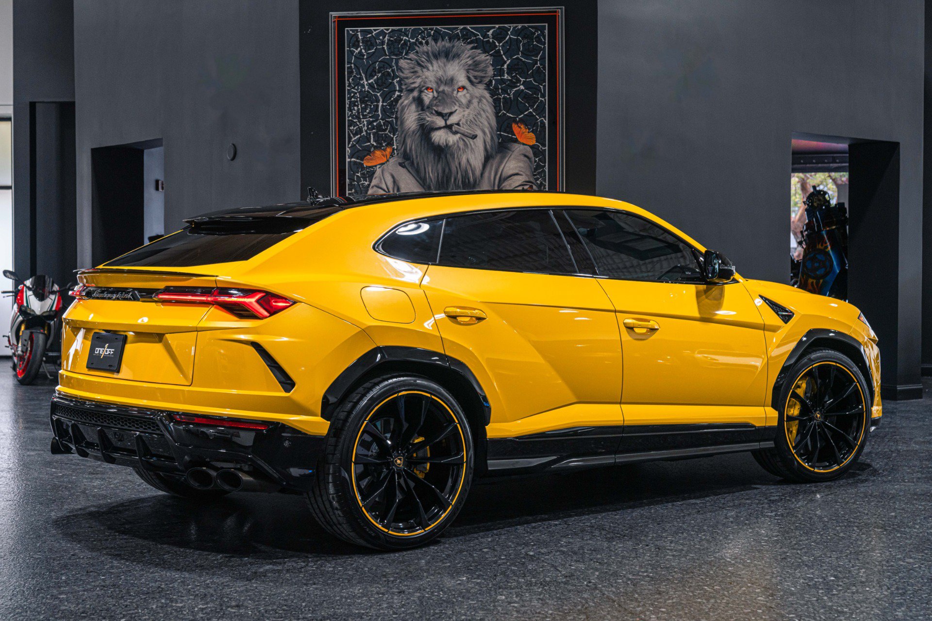 Used 2021 Lamborghini Urus AWD/4WD image 5