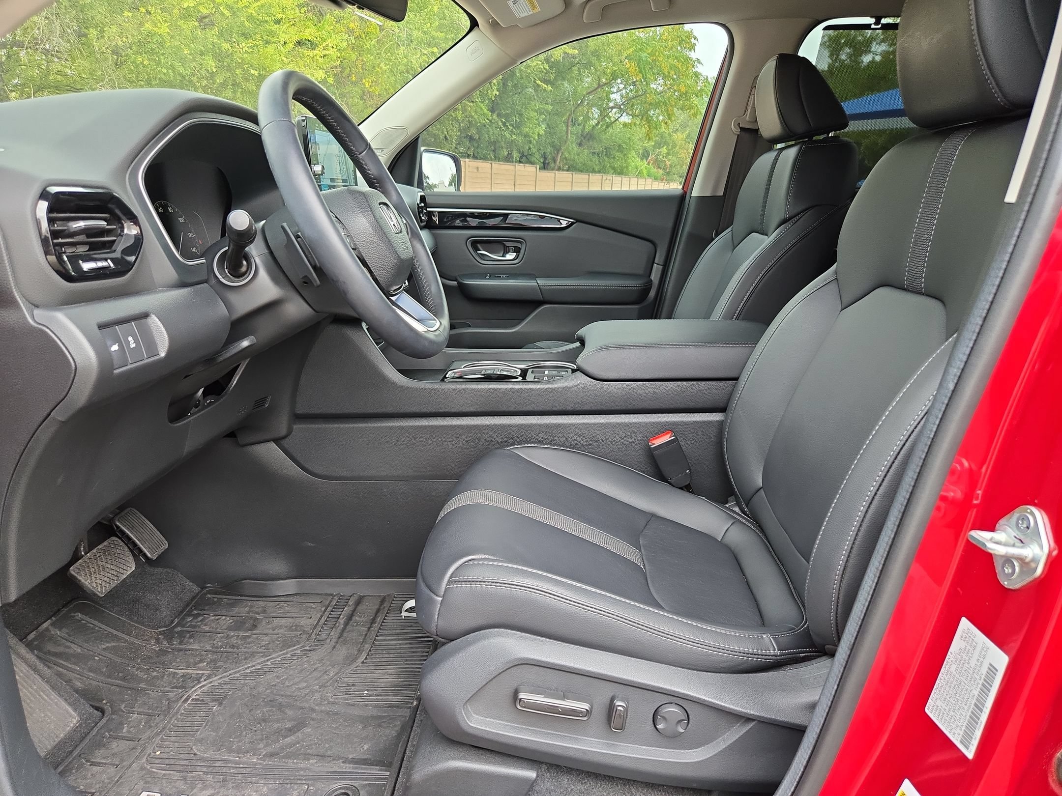 Certified 2024 Honda Pilot Touring image 9