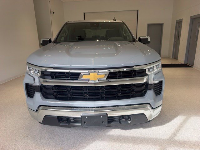 Used 2024 Chevrolet Silverado 1500 LT AWD/4WD image 2