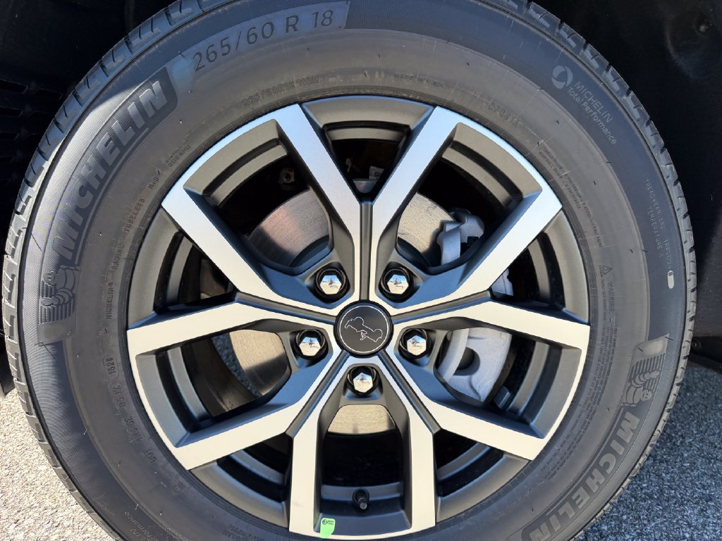 New 2027 Jeep Grand Cherokee Laredo RWD image 24