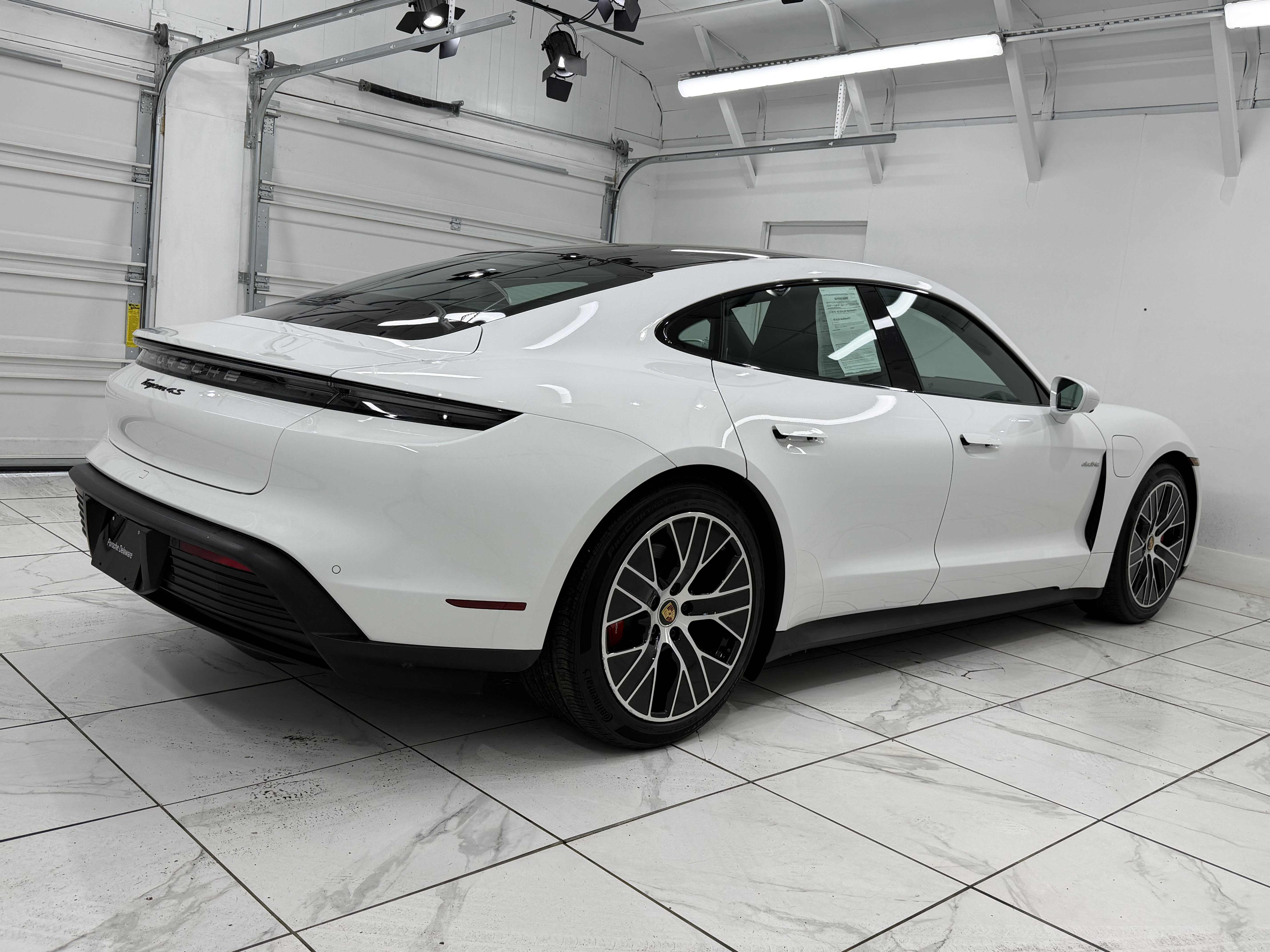 Used 2021 Porsche Taycan 4S image 11