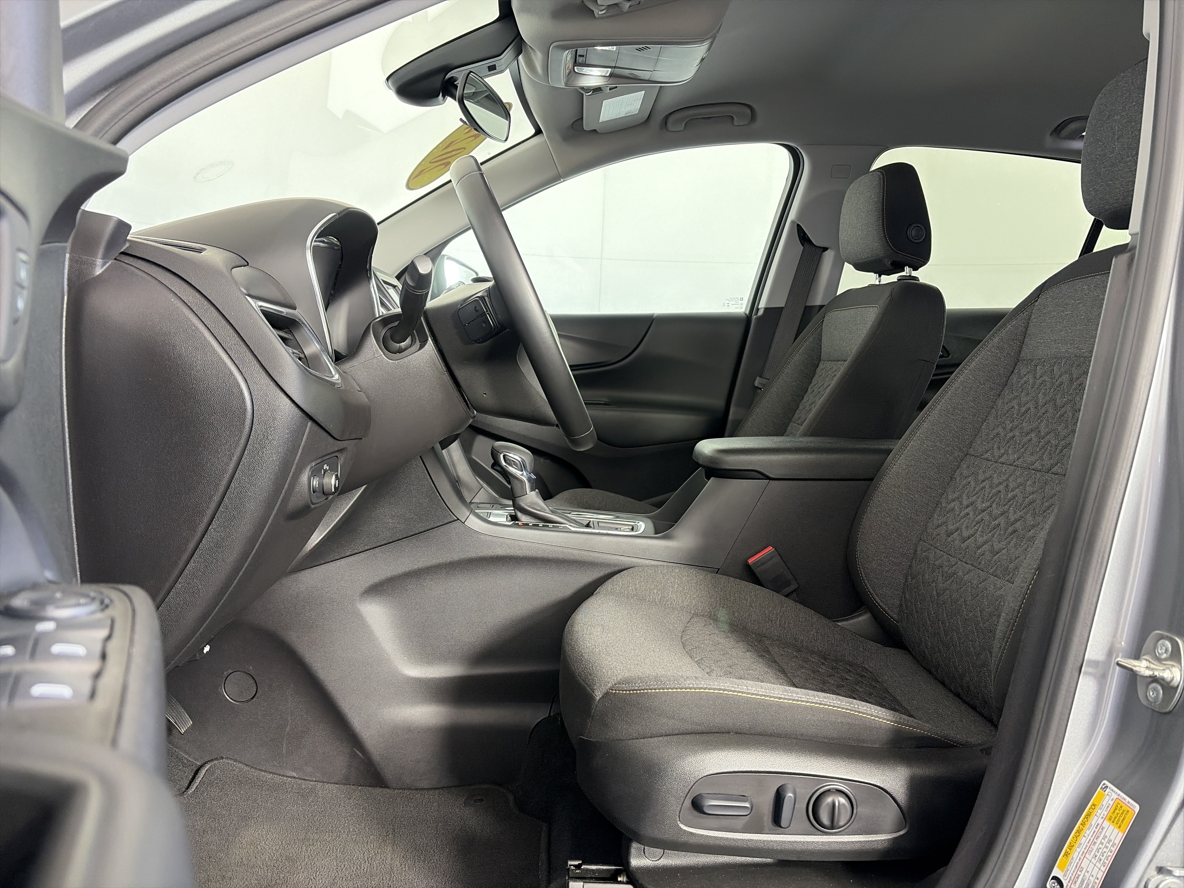 Used 2024 Chevrolet Equinox LT AWD/4WD image 6