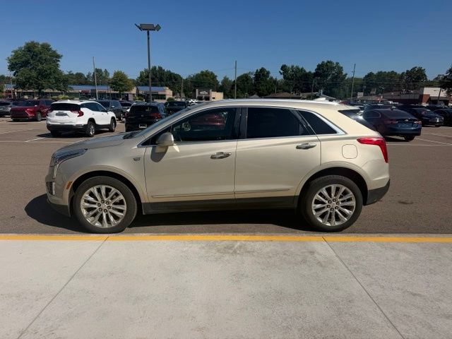 Used 2017 Cadillac XT5 Platinum w/ Driver Assist Package AWD/4WD image 11