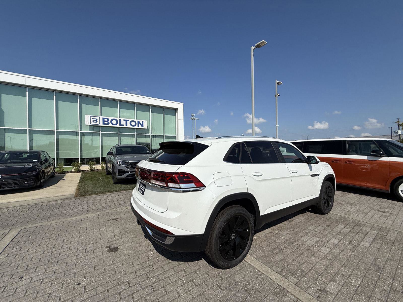 New 2026 Volkswagen Atlas Cross Sport SE image 8