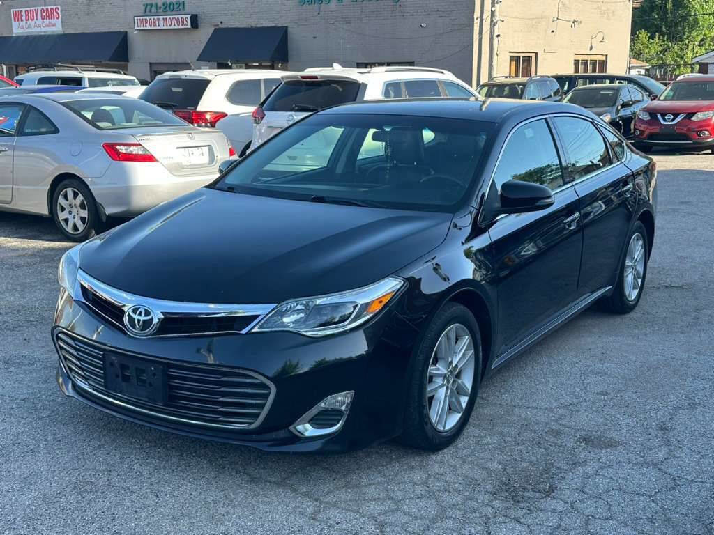 Used 2013 Toyota Avalon XLE FWD image 3