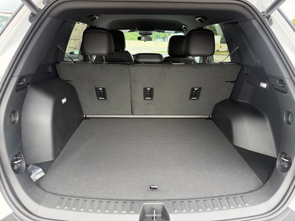 New 2027 GMC Terrain Elevation w/ Elevation Premium Package AWD/4WD image 18