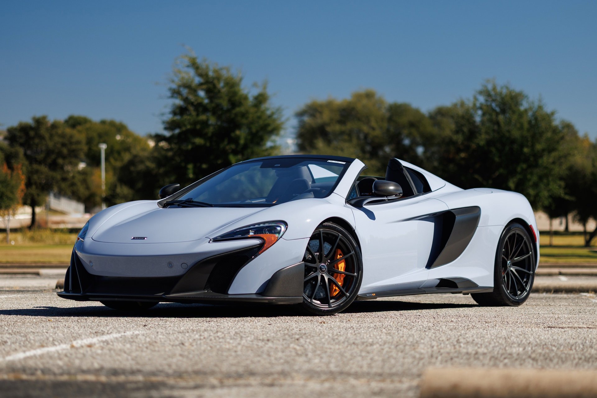 Used 2016 McLaren 675LT Spider image 3