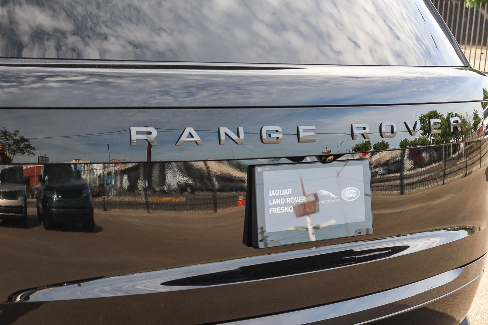 New 2026 Land Rover Range Rover SE image 12