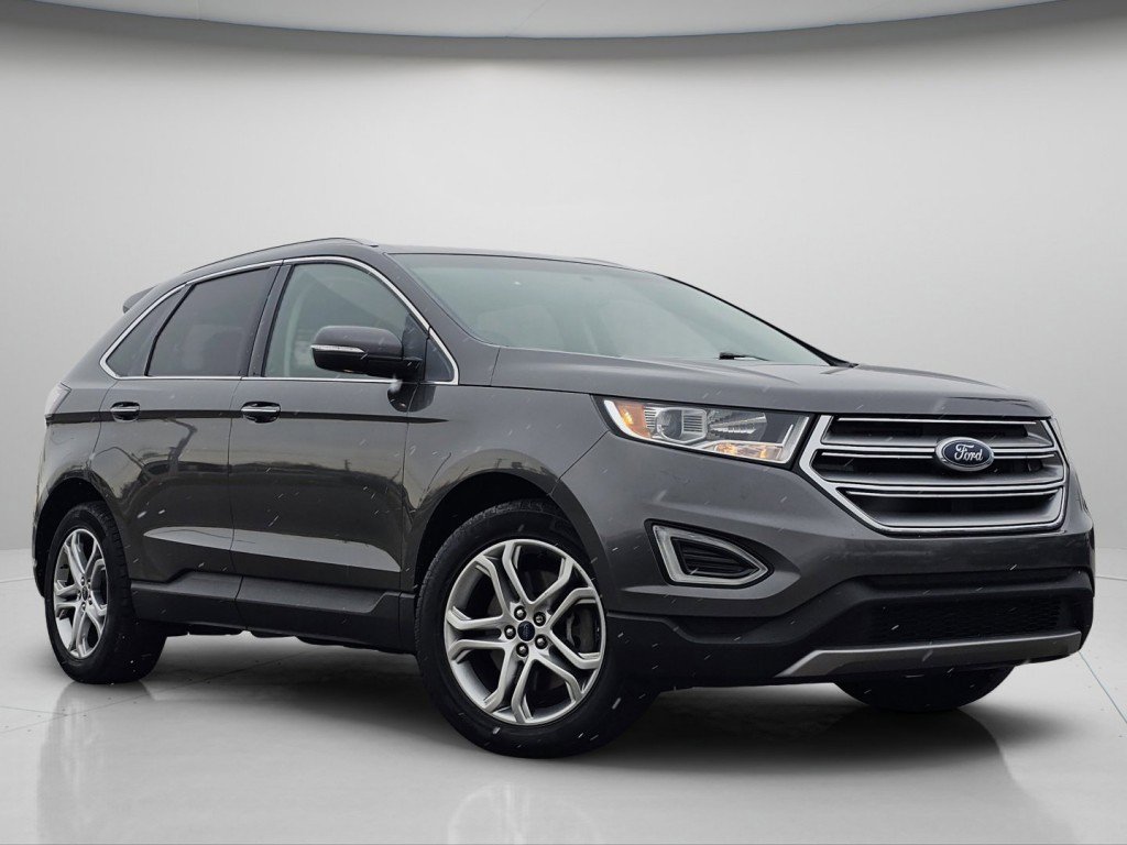 Used 2016 Ford Edge Titanium w/ Technology Package image 2