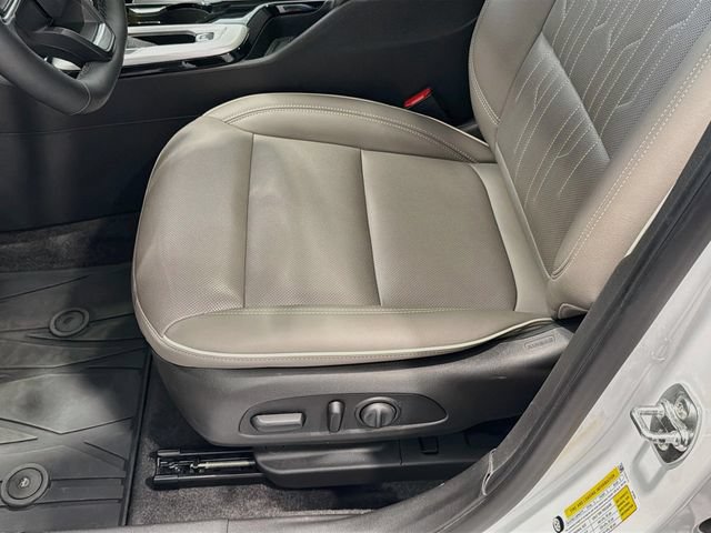 Used 2025 Buick Envista Avenir FWD image 16
