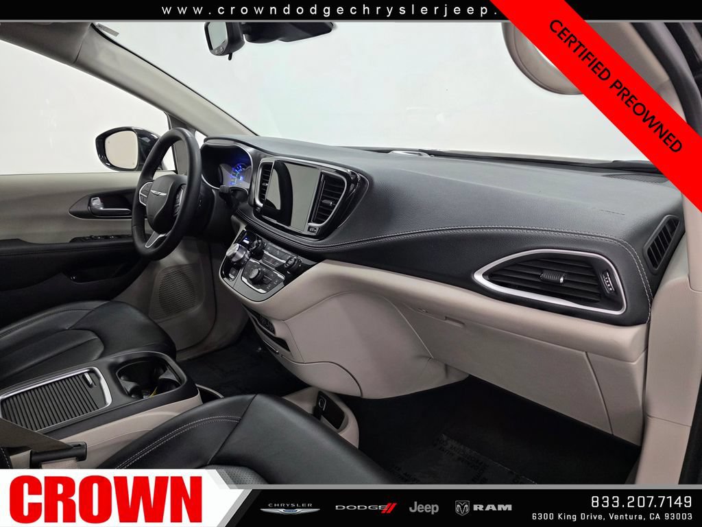 Certified 2024 Chrysler Pacifica Limited FWD image 16