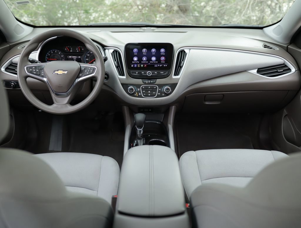 Used 2023 Chevrolet Malibu LT FWD image 18
