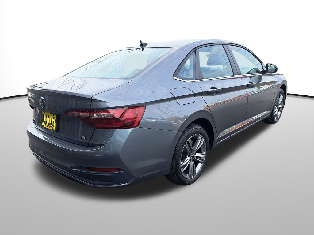 Used 2024 Volkswagen Jetta SE image 6