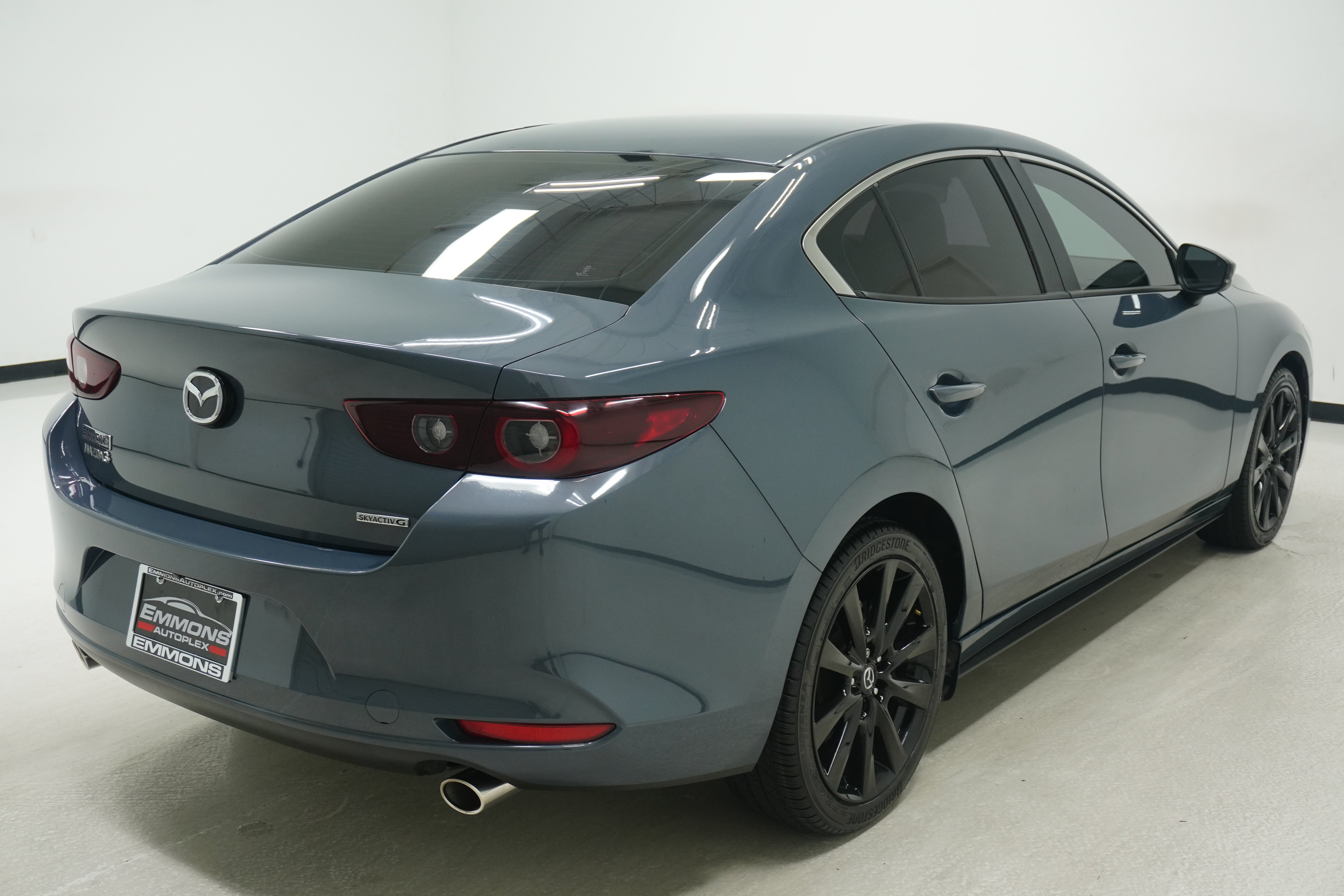 Used 2022 MAZDA MAZDA3 s FWD image 4