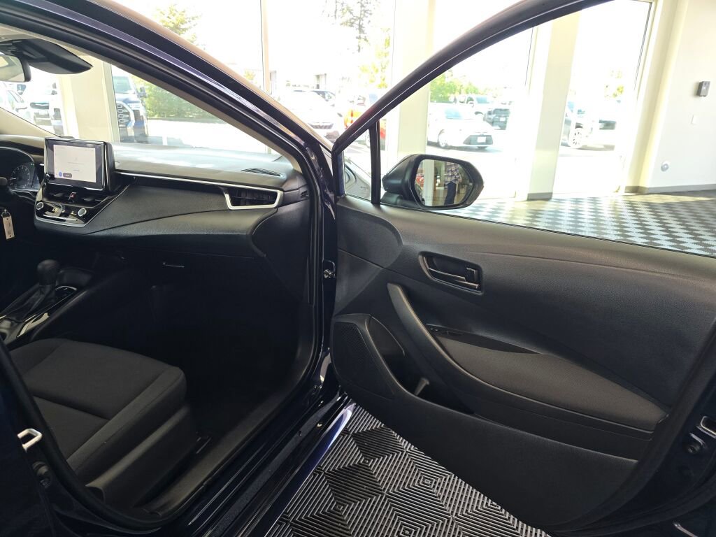 Used 2024 Toyota Corolla LE FWD image 39