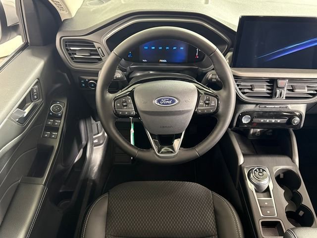 New 2026 Ford Escape SE w/ Class II Trailer Tow Package FWD image 16