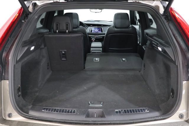 Used 2020 Cadillac XT4 Premium Luxury w/ Technology Package FWD image 34