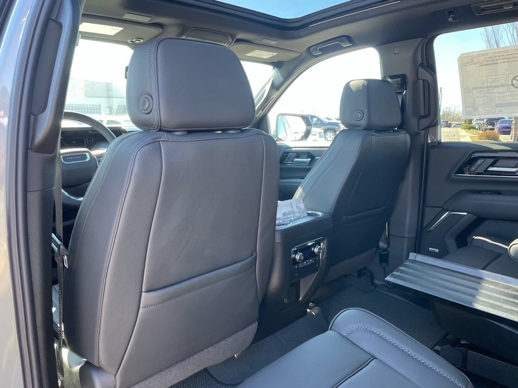 New 2026 GMC Yukon XL Denali w/ Sun & Power Step Package AWD/4WD image 24