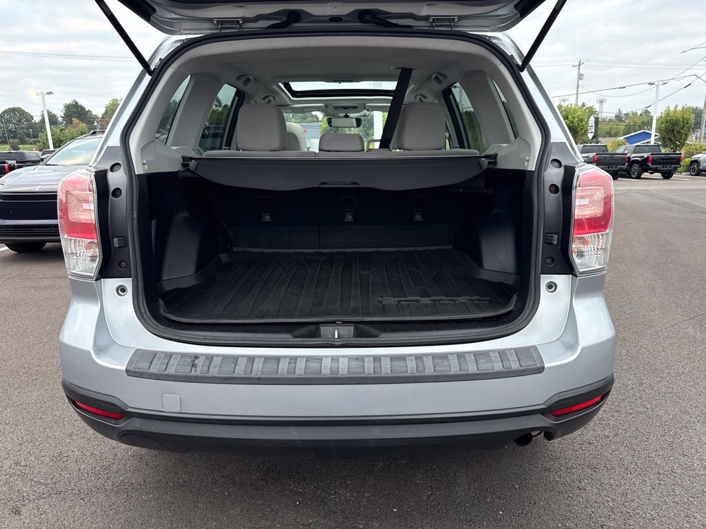 Used 2018 Subaru Forester 2.5i Premium w/ All-Weather Package AWD/4WD image 4