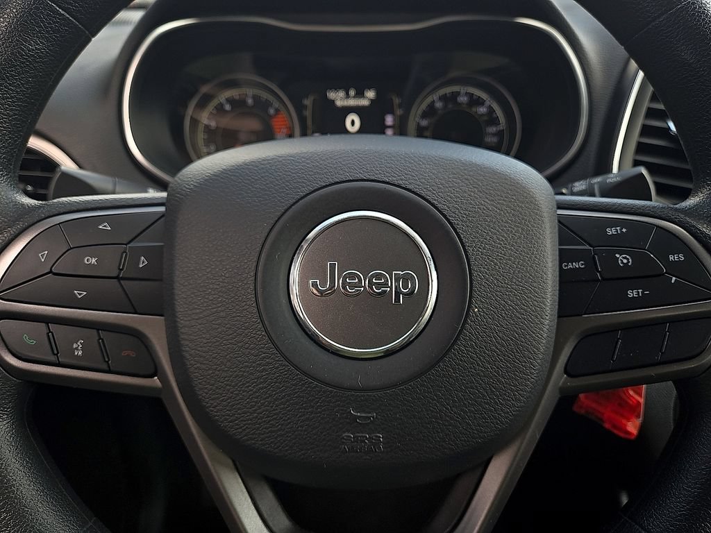 Used 2020 Jeep Cherokee Latitude FWD image 19