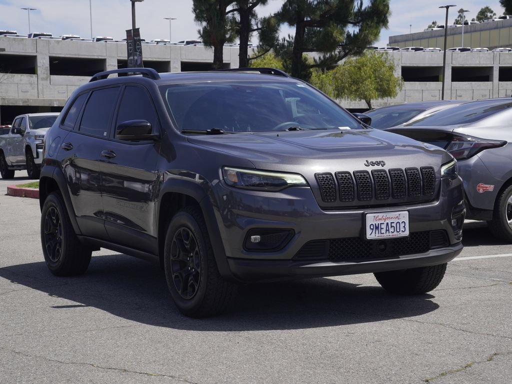 Used 2022 Jeep Cherokee Latitude AWD/4WD image 2