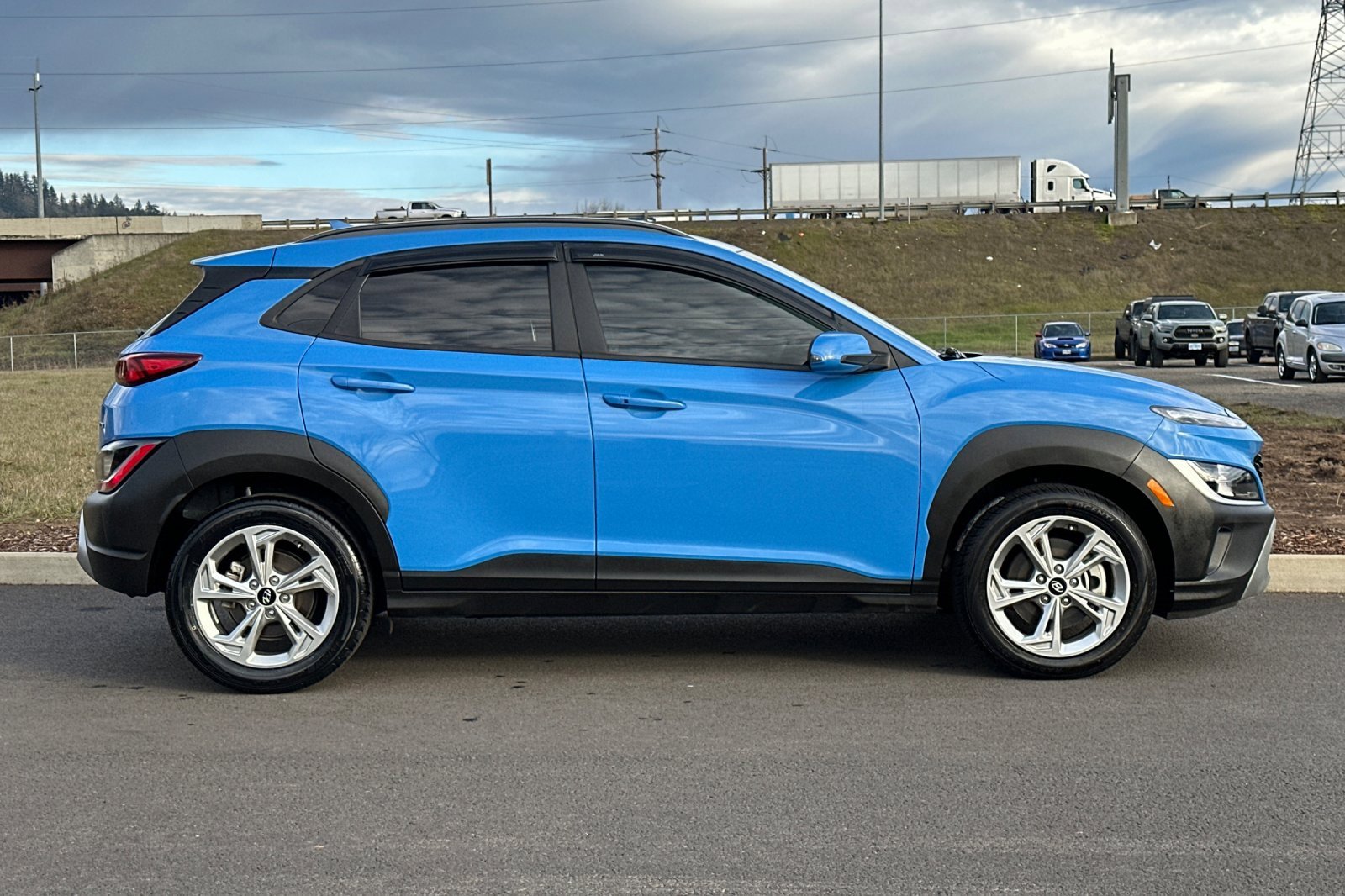 Used 2022 Hyundai Kona SEL w/ Cargo Package image 2