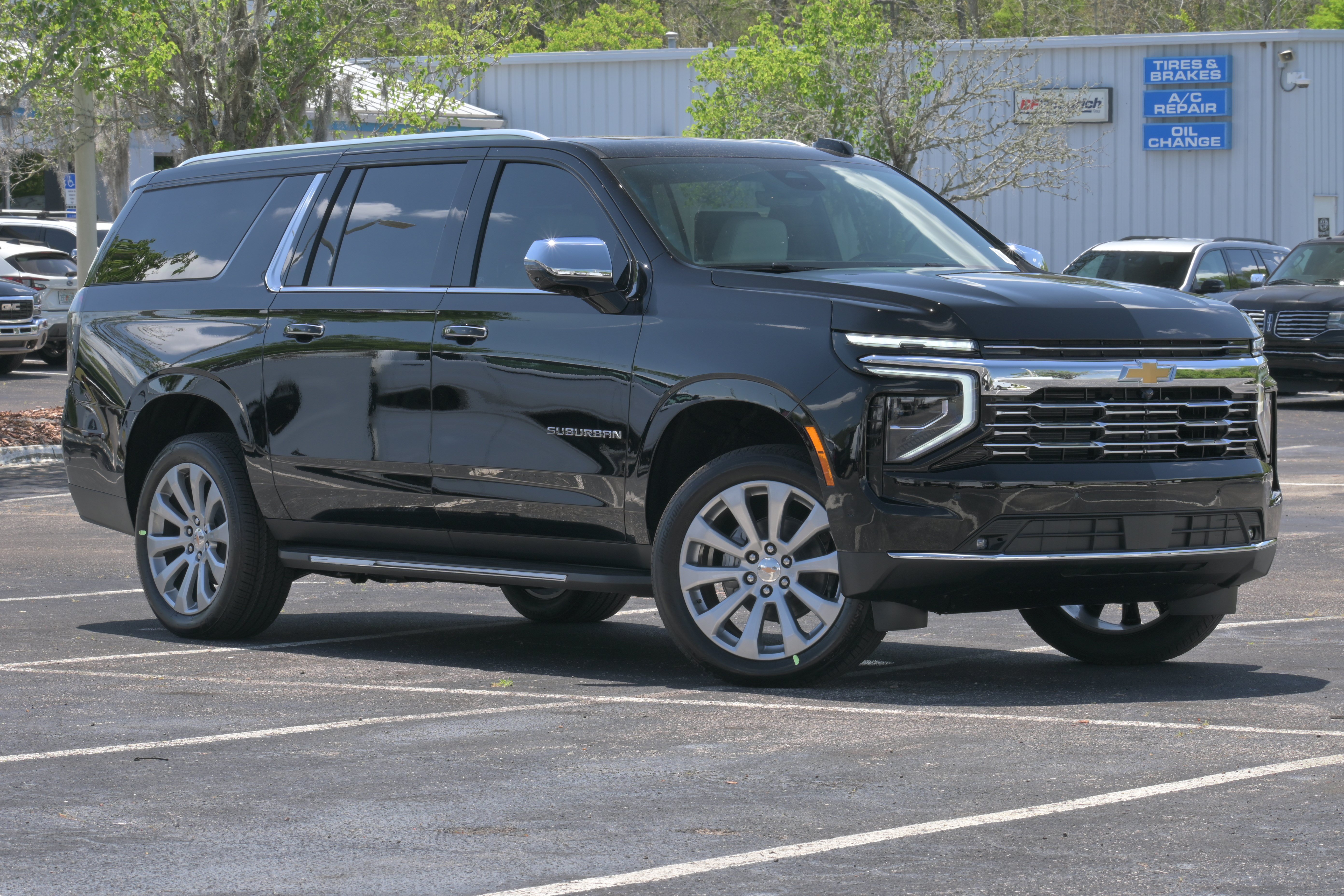 New 2026 Chevrolet Suburban Premier AWD/4WD image 2