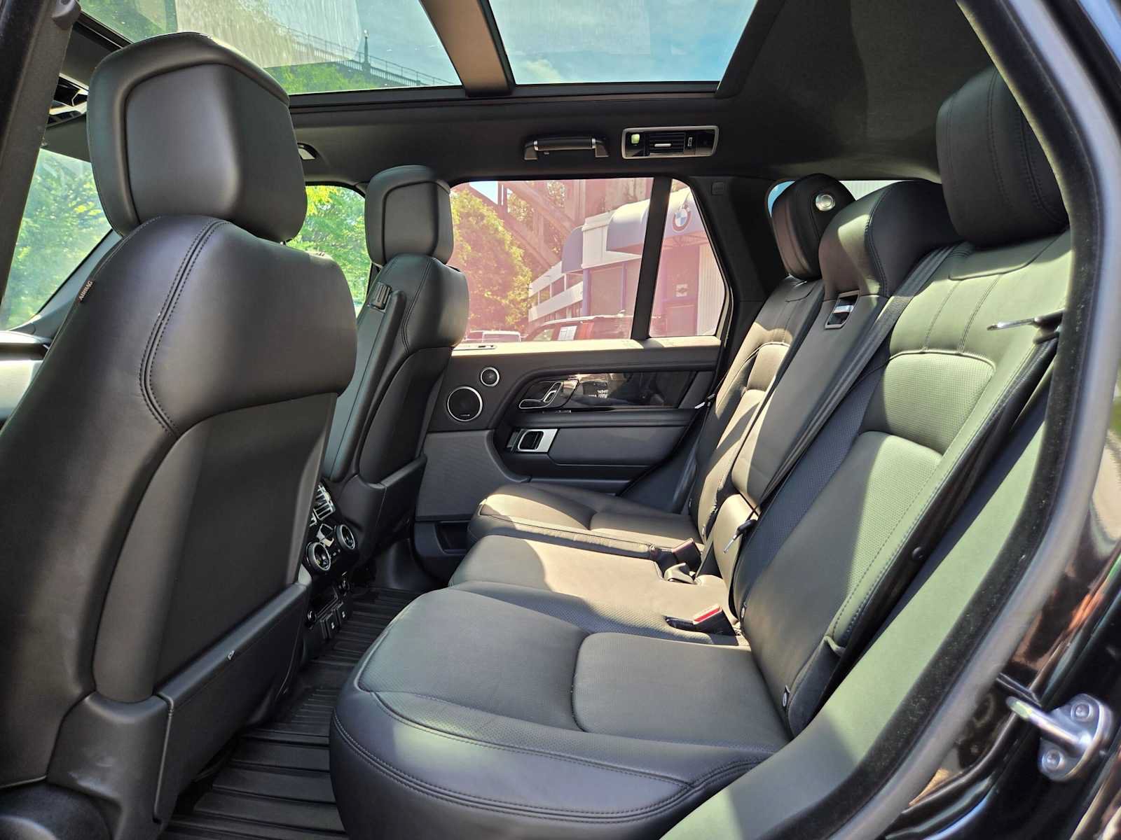 Used 2019 Land Rover Range Rover Supercharged AWD/4WD image 17