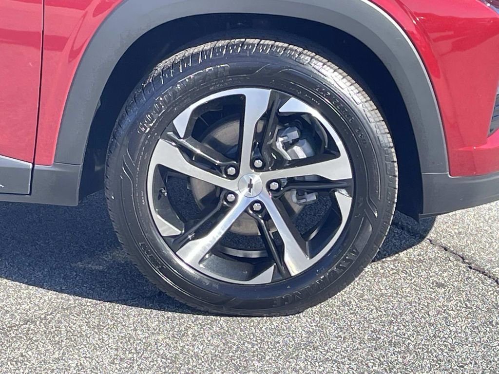 Certified 2025 Chevrolet Trax RS w/ Sunroof Package image 10