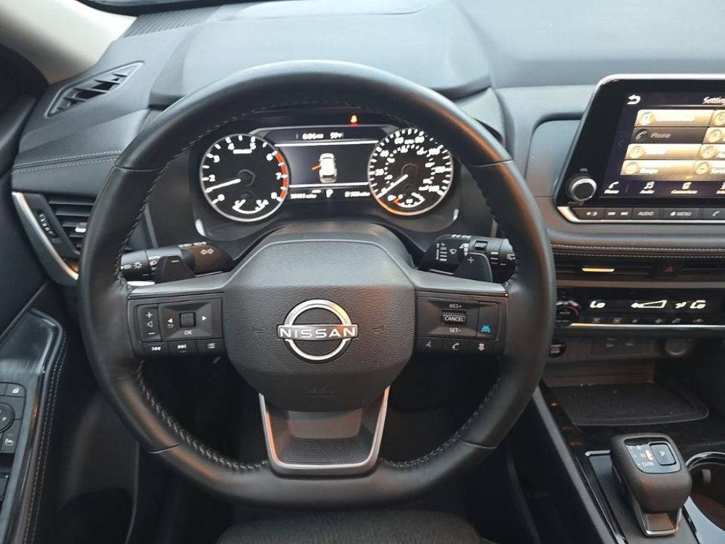 Used 2025 Nissan Rogue SV AWD/4WD image 8