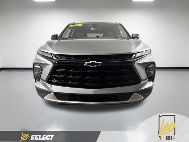 Used 2023 Chevrolet Blazer LT w/ Midnight/Sport Edition FWD image 2