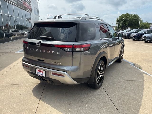 Used 2024 Nissan Pathfinder Platinum FWD image 7