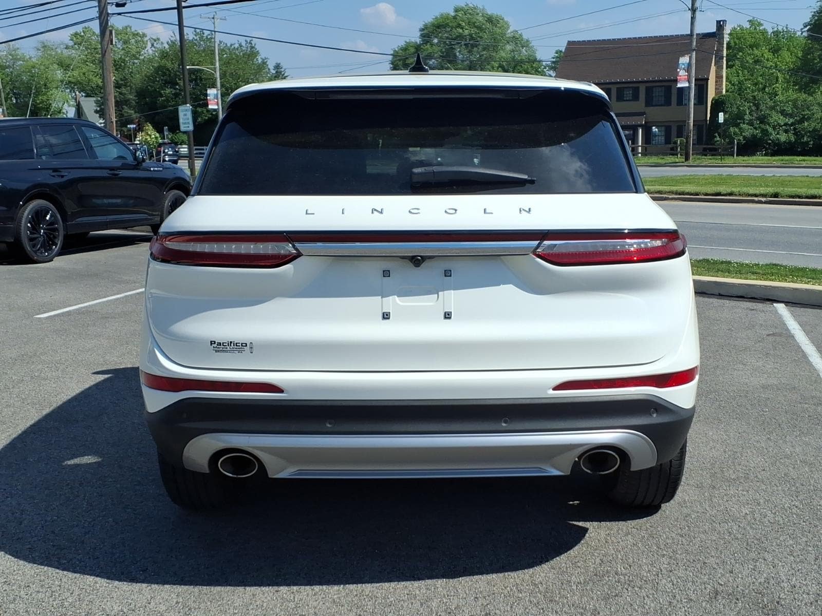 Certified 2024 Lincoln Corsair AWD w/ Equipment Group 101A image 4