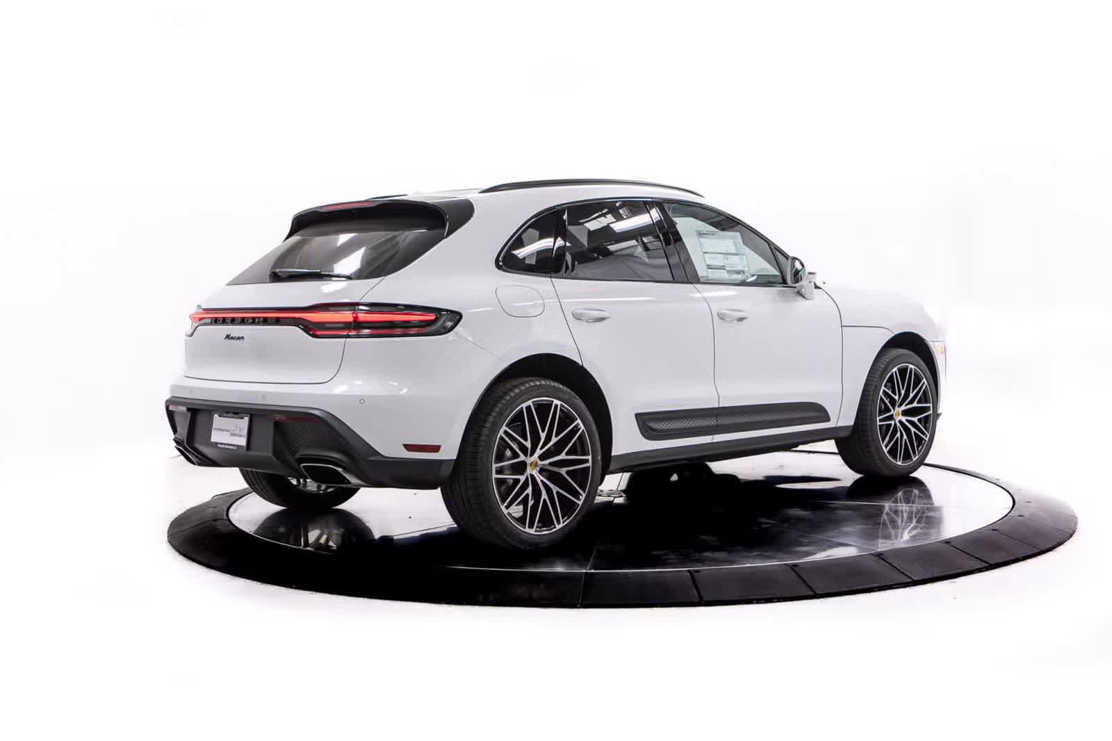 Used 2026 Porsche Macan AWD/4WD image 7