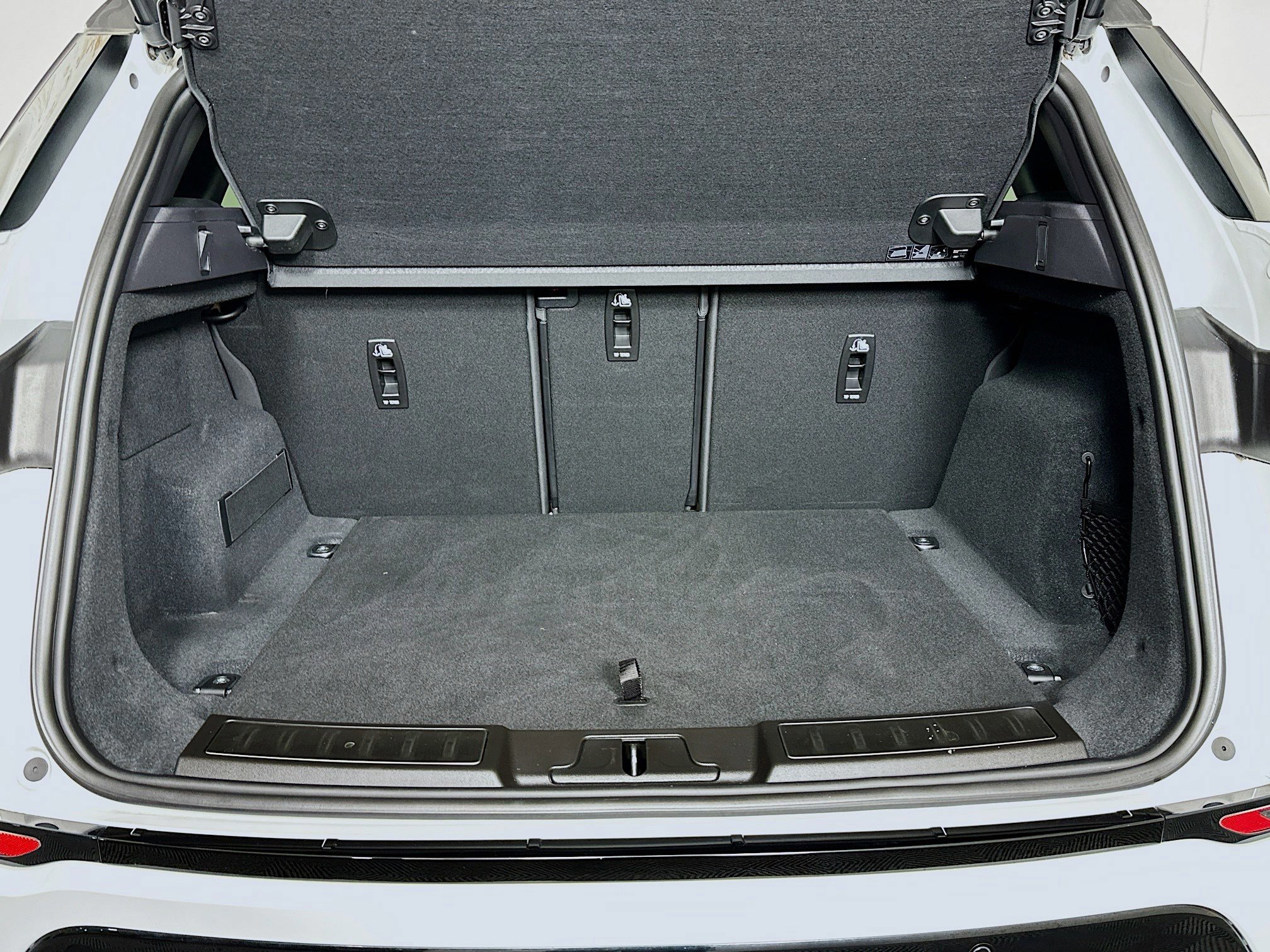 Used 2022 Land Rover Range Rover Evoque R-Dynamic S image 25