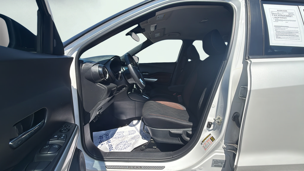 Used 2020 Nissan Kicks SR FWD image 21