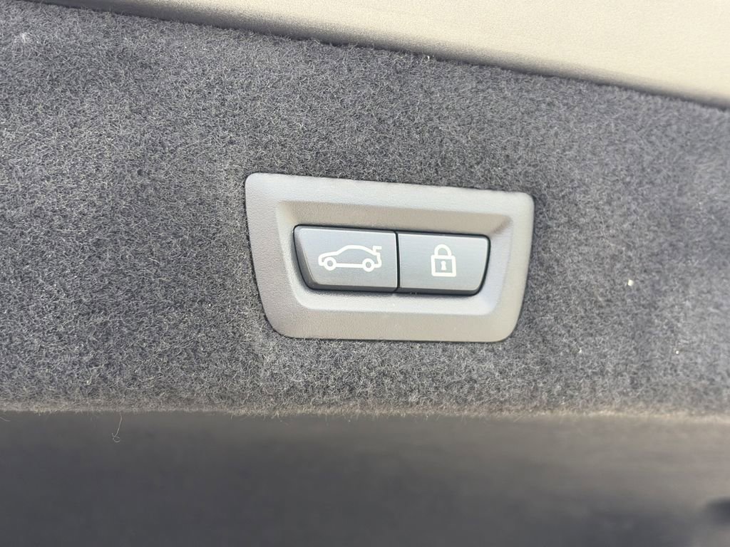 Used 2018 BMW 740i RWD image 15
